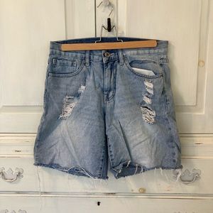 BDG distressed cutoff denim shorts. Size 26